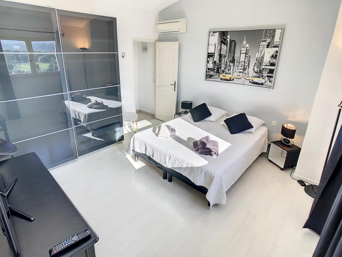3 Bedrooms Villa Near Cannes - Pool & Jacuzzi - Sea View Mandelieu Exterior foto