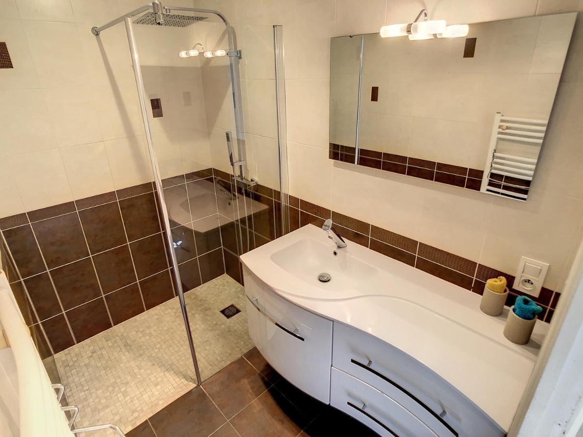 3 Bedrooms Villa Near Cannes - Pool & Jacuzzi - Sea View Mandelieu Exterior foto