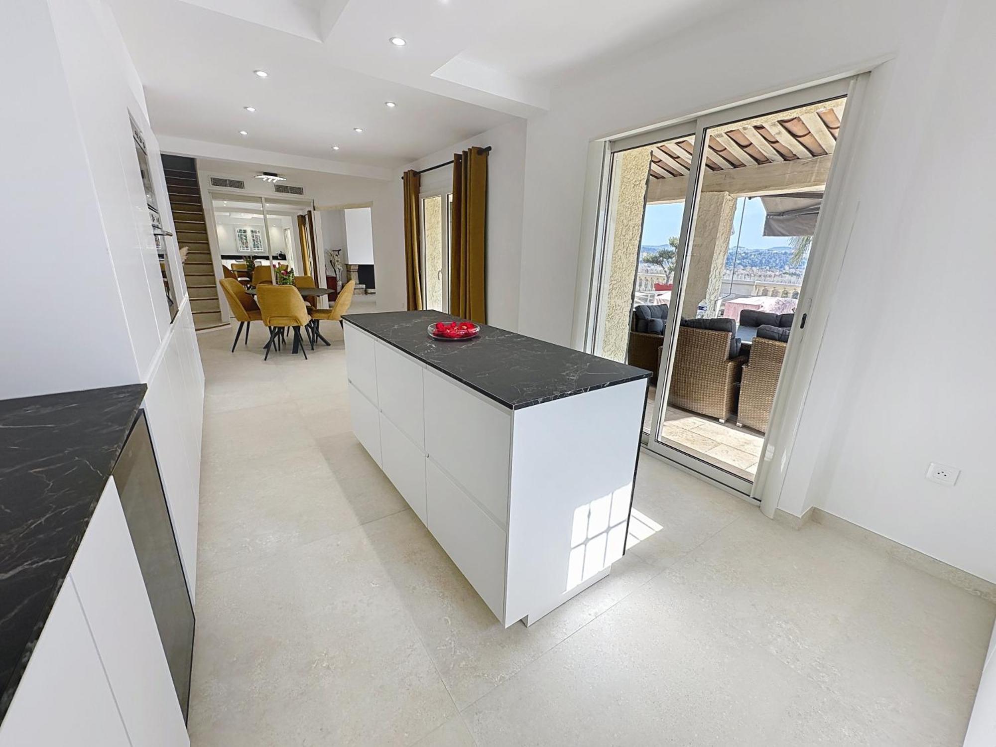 3 Bedrooms Villa Near Cannes - Pool & Jacuzzi - Sea View Mandelieu Exterior foto