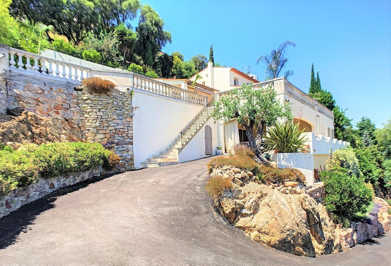 3 Bedrooms Villa Near Cannes - Pool & Jacuzzi - Sea View Mandelieu Exterior foto